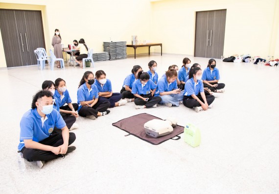 ภาพกิจกรรม  โปรแกรมวิชาสาธารณสุขศาสตร์ จัดอบรมการช่วยเหลือผู้ป่วยฉุกเฉิน ให้กับนักศึกษาชั้นปีที่ 2 หลักสูตรสาธารณสุขศาสตร์