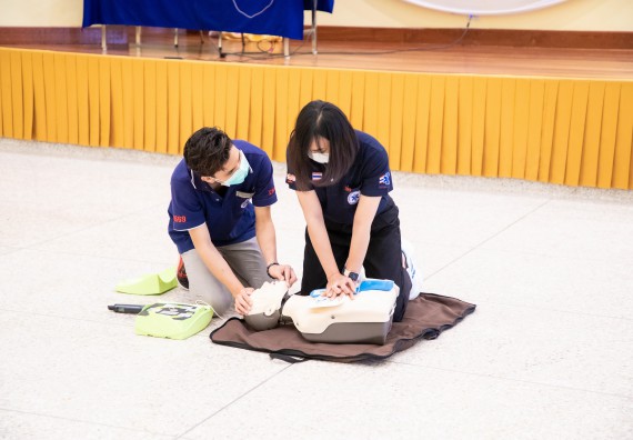 ภาพกิจกรรม  โปรแกรมวิชาสาธารณสุขศาสตร์ จัดอบรมการช่วยเหลือผู้ป่วยฉุกเฉิน ให้กับนักศึกษาชั้นปีที่ 2 หลักสูตรสาธารณสุขศาสตร์