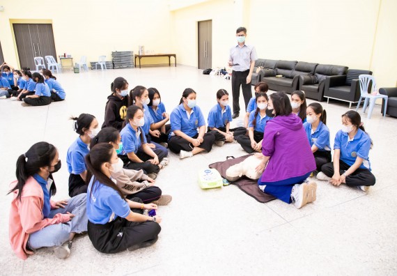 ภาพกิจกรรม  โปรแกรมวิชาสาธารณสุขศาสตร์ จัดอบรมการช่วยเหลือผู้ป่วยฉุกเฉิน ให้กับนักศึกษาชั้นปีที่ 2 หลักสูตรสาธารณสุขศาสตร์