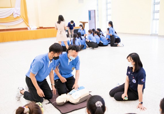 ภาพกิจกรรม  โปรแกรมวิชาสาธารณสุขศาสตร์ จัดอบรมการช่วยเหลือผู้ป่วยฉุกเฉิน ให้กับนักศึกษาชั้นปีที่ 2 หลักสูตรสาธารณสุขศาสตร์