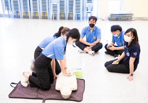 ภาพกิจกรรม  โปรแกรมวิชาสาธารณสุขศาสตร์ จัดอบรมการช่วยเหลือผู้ป่วยฉุกเฉิน ให้กับนักศึกษาชั้นปีที่ 2 หลักสูตรสาธารณสุขศาสตร์