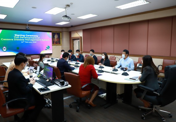 ภาพกิจกรรม  มหาวิทยาลัยราชภัฏกำแพงเพชร โดยคณะวิทยาศาสตร์และเทคโนโลยี ได้ตกลงลงนามในสัญญา เพื่อพัฒนาแอปพลิเคชั่น ชื่อ Casava Management System