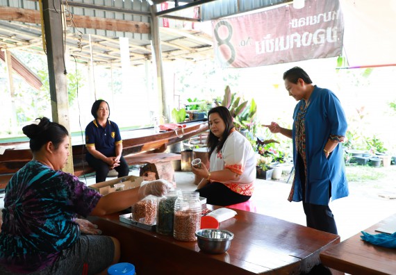 ภาพกิจกรรม  คณะวิทยาศาสตร์และเทคโนโลยี จัดกิจกรรมสำรวจความต้องการในการยกระดับคุณภาพและรายได้ของชุมชน