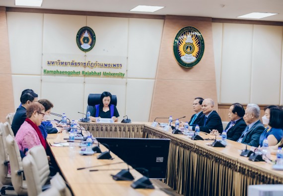 ภาพกิจกรรม  คณะวิทยาศาสตร์และเทคโนโลยี เข้าร่วมพิธีบันทึกข้อตกลงความร่วมมือการเสริมศักยภาพด้านวิชาการของบุคลากรสาธารณสุขในสังกัดองค์การบริหารส่วนจังหวัดกำแพงเพชร