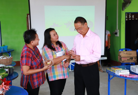 ภาพกิจกรรม  คณะวิทยาศาสตร์และเทคโนโลยี จัดอบรมเชิงปฏิบัติการ เรื่อง การพัฒนาบรรจุภัณฑ์น้ำพริกโบราณกลุ่มศรีเกษตรพัฒนา