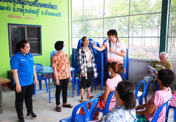 ภาพกิจกรรม  คณะวิทยาศาสตร์และเทคโนโลยี จัดอบรมเชิงปฏิบัติการ เรื่อง การพัฒนาบรรจุภัณฑ์น้ำพริกโบราณกลุ่มศรีเกษตรพัฒนา