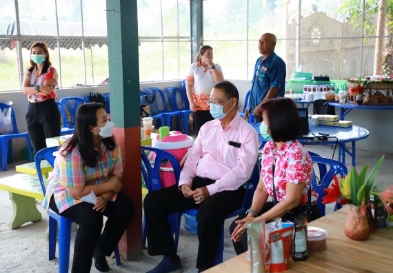 ภาพกิจกรรม  คณะวิทยาศาสตร์และเทคโนโลยี จัดอบรมเชิงปฏิบัติการ เรื่อง การพัฒนาบรรจุภัณฑ์น้ำพริกโบราณกลุ่มศรีเกษตรพัฒนา