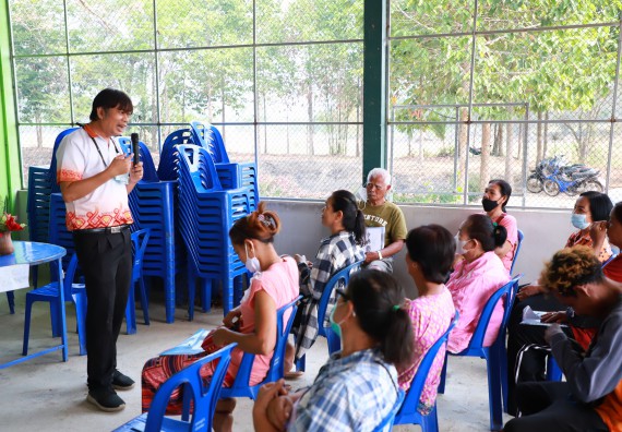 ภาพกิจกรรม  คณะวิทยาศาสตร์และเทคโนโลยี จัดอบรมเชิงปฏิบัติการ เรื่อง การพัฒนาบรรจุภัณฑ์น้ำพริกโบราณกลุ่มศรีเกษตรพัฒนา