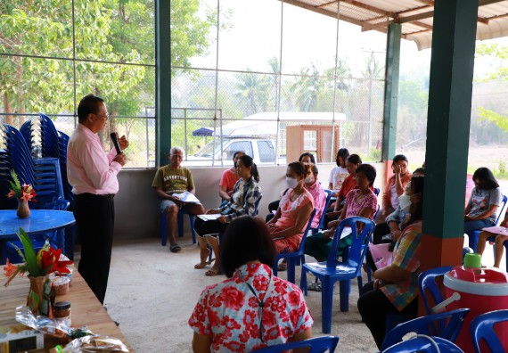 ภาพกิจกรรม  คณะวิทยาศาสตร์และเทคโนโลยี จัดอบรมเชิงปฏิบัติการ เรื่อง การพัฒนาบรรจุภัณฑ์น้ำพริกโบราณกลุ่มศรีเกษตรพัฒนา