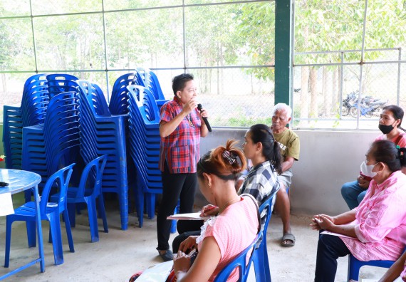 ภาพกิจกรรม  คณะวิทยาศาสตร์และเทคโนโลยี จัดอบรมเชิงปฏิบัติการ เรื่อง การพัฒนาบรรจุภัณฑ์น้ำพริกโบราณกลุ่มศรีเกษตรพัฒนา