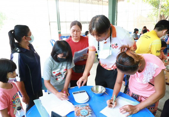 ภาพกิจกรรม  คณะวิทยาศาสตร์และเทคโนโลยี จัดอบรมเชิงปฏิบัติการ เรื่อง การพัฒนาบรรจุภัณฑ์น้ำพริกโบราณกลุ่มศรีเกษตรพัฒนา