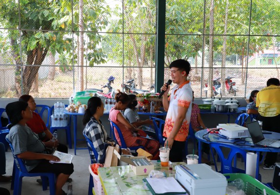 ภาพกิจกรรม  คณะวิทยาศาสตร์และเทคโนโลยี จัดอบรมเชิงปฏิบัติการ เรื่อง การพัฒนาบรรจุภัณฑ์น้ำพริกโบราณกลุ่มศรีเกษตรพัฒนา