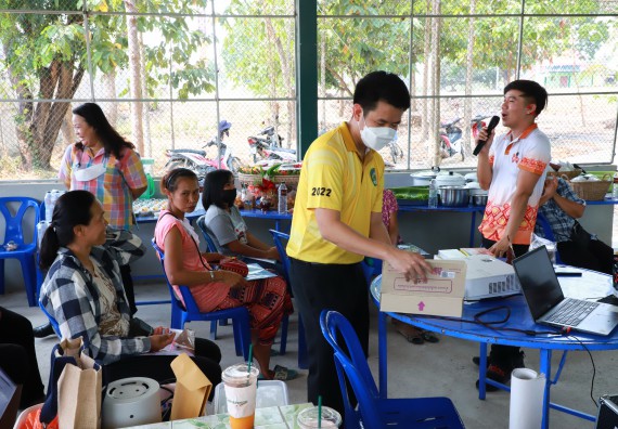 ภาพกิจกรรม  คณะวิทยาศาสตร์และเทคโนโลยี จัดอบรมเชิงปฏิบัติการ เรื่อง การพัฒนาบรรจุภัณฑ์น้ำพริกโบราณกลุ่มศรีเกษตรพัฒนา