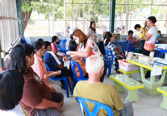 ภาพกิจกรรม  คณะวิทยาศาสตร์และเทคโนโลยี จัดอบรมเชิงปฏิบัติการ เรื่อง การพัฒนาบรรจุภัณฑ์น้ำพริกโบราณกลุ่มศรีเกษตรพัฒนา