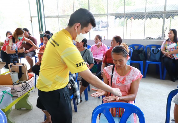ภาพกิจกรรม  คณะวิทยาศาสตร์และเทคโนโลยี จัดอบรมเชิงปฏิบัติการ เรื่อง การพัฒนาบรรจุภัณฑ์น้ำพริกโบราณกลุ่มศรีเกษตรพัฒนา