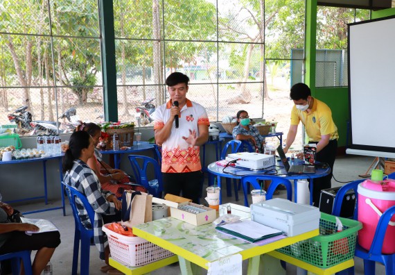 ภาพกิจกรรม  คณะวิทยาศาสตร์และเทคโนโลยี จัดอบรมเชิงปฏิบัติการ เรื่อง การพัฒนาบรรจุภัณฑ์น้ำพริกโบราณกลุ่มศรีเกษตรพัฒนา