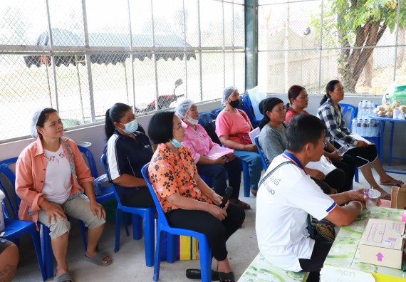 ภาพกิจกรรม  คณะวิทยาศาสตร์และเทคโนโลยี จัดอบรมเชิงปฏิบัติการ เรื่อง การพัฒนาบรรจุภัณฑ์น้ำพริกโบราณกลุ่มศรีเกษตรพัฒนา