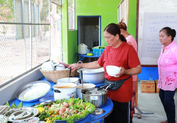 ภาพกิจกรรม  คณะวิทยาศาสตร์และเทคโนโลยี จัดอบรมเชิงปฏิบัติการ เรื่อง การพัฒนาบรรจุภัณฑ์น้ำพริกโบราณกลุ่มศรีเกษตรพัฒนา