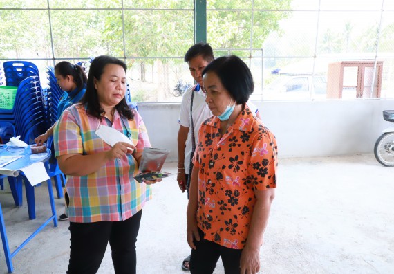 ภาพกิจกรรม  คณะวิทยาศาสตร์และเทคโนโลยี จัดอบรมเชิงปฏิบัติการ เรื่อง การพัฒนาบรรจุภัณฑ์น้ำพริกโบราณกลุ่มศรีเกษตรพัฒนา