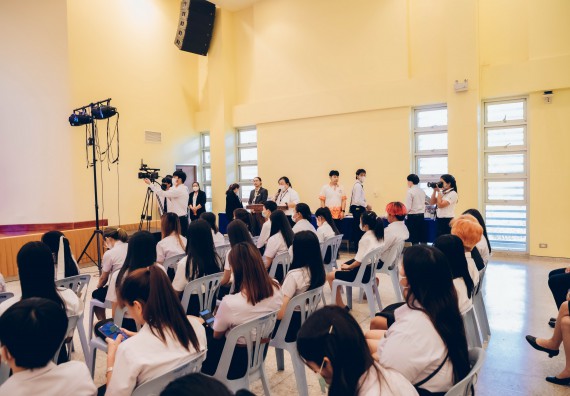 ภาพกิจกรรม  คณะวิทยาศาสตร์และเทคโนโลยี จัดพิธีมอบทุนเพื่อการศึกษา ปตท.สผ. โครงการเอส 1 ประจำปีการศึกษา 2565 ซึ่งได้รับการสนับสนุนงบประมาณจาก บริษัท ปตท.สผ. สยาม จำกัด บริษัท ในกลุ่ม ปตท. สำรวจและผลิตปิโตรเลียม จำกัด