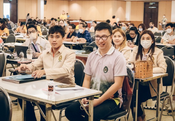 ภาพกิจกรรม  ผู้บริหาร คณาจารย์ และบุคลากร คณะวิทยาศาสตร์และเทคโนโลยีเข้าร่วม โครงการประชุมเชิงปฏิบัติการ “ทบทวนแผนกลยุทธ์ 2566 – 2570 และแผนปฏิบัติราชการ ประจำปี 2566