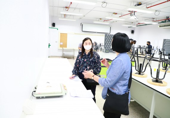 ภาพกิจกรรม  ศูนย์วิทยาศาสตร์ประยุกต์ คณะวิทยาศาสตร์เทคโนโลยี มหาวิทยาลัยราชภัฏกำแพงเพชร เข้ารับการตรวจประเมินความปลอดภัยห้องปฏิบัติการ ตามเกณฑ์ (ESPReL Checklist)