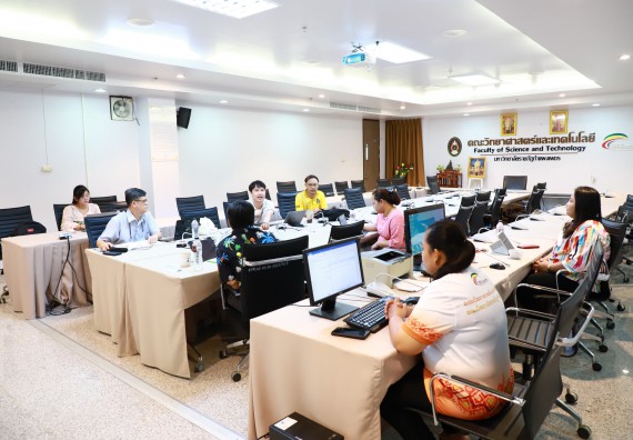ภาพกิจกรรม  คณะวิทยาศาสตร์และเทคโนโลยี จัดกิจกรรมอบรมเชิงปฏิบัติการ เรื่อง การเขียนรายงานการประเมินตนเอง ระดับหลักสูตร ประจำปีการศึกษา 2565 ตามเกณฑ์ AUN-QA