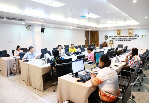 ภาพกิจกรรม  คณะวิทยาศาสตร์และเทคโนโลยี จัดกิจกรรมอบรมเชิงปฏิบัติการ เรื่อง การเขียนรายงานการประเมินตนเอง ระดับหลักสูตร ประจำปีการศึกษา 2565 ตามเกณฑ์ AUN-QA