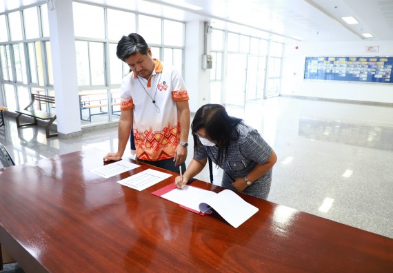 ภาพกิจกรรม  คณะวิทยาศาสตร์และเทคโนโลยี จัดประชุมพิจารณาการลงนามต่อบันทึกข้อตกลงความร่วมมือทางวิชาการ กับโรงเรียนมัธยมศึกษาในจังหวัดกำแพงเพชร