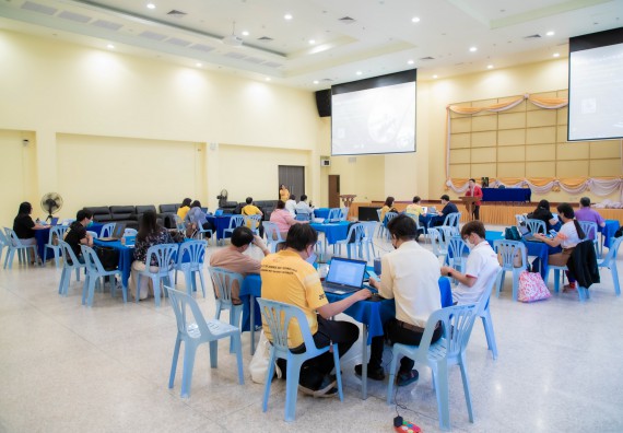 ภาพกิจกรรม  คณะวิทยาศาสตร์และเทคโนโลยี จัดโครงการกิจกรรมอบรมเชิงปฏิบัติการ เรื่อง การเขียนรายงานการประเมินตนเอง ระดับหลักสูตร ประจำปีการศึกษา 2565 ตามเกณฑ์ AUN-QA