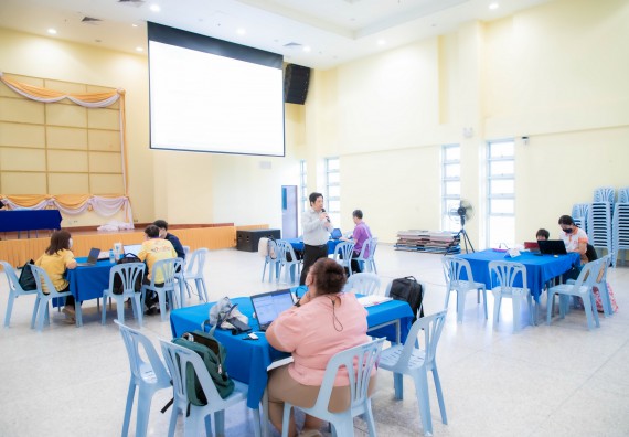 ภาพกิจกรรม  คณะวิทยาศาสตร์และเทคโนโลยี จัดโครงการกิจกรรมอบรมเชิงปฏิบัติการ เรื่อง การเขียนรายงานการประเมินตนเอง ระดับหลักสูตร ประจำปีการศึกษา 2565 ตามเกณฑ์ AUN-QA