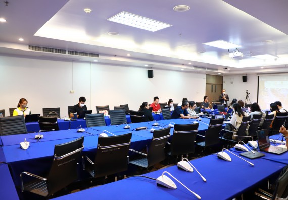 ภาพกิจกรรม   คณะวิทยาศาสตร์และเทคโนโลยี จัดอบรมเชิงปฏิบัติการ เรื่อง เทคนิคการออกแบบป้ายประชาสัมพันธ์ ให้กับอาจารย์และบุคลากรคณะวิทยาศาสตร์และเทคโนโลยี