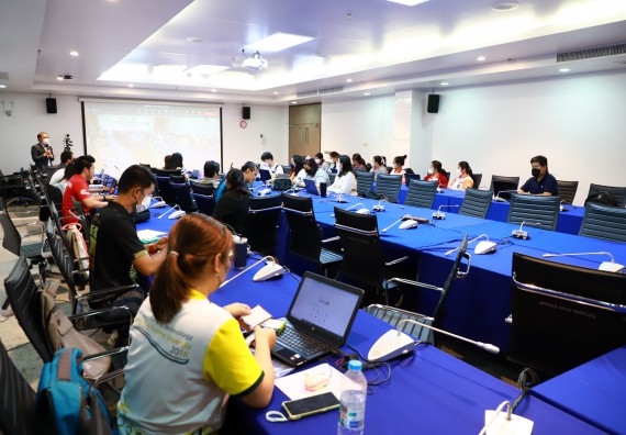 ภาพกิจกรรม   คณะวิทยาศาสตร์และเทคโนโลยี จัดอบรมเชิงปฏิบัติการ เรื่อง เทคนิคการออกแบบป้ายประชาสัมพันธ์ ให้กับอาจารย์และบุคลากรคณะวิทยาศาสตร์และเทคโนโลยี