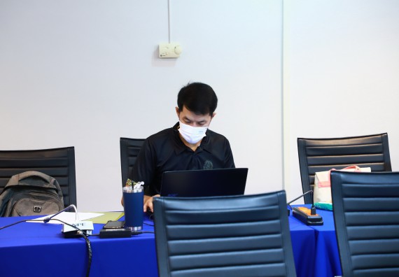 ภาพกิจกรรม   คณะวิทยาศาสตร์และเทคโนโลยี จัดอบรมเชิงปฏิบัติการ เรื่อง เทคนิคการออกแบบป้ายประชาสัมพันธ์ ให้กับอาจารย์และบุคลากรคณะวิทยาศาสตร์และเทคโนโลยี