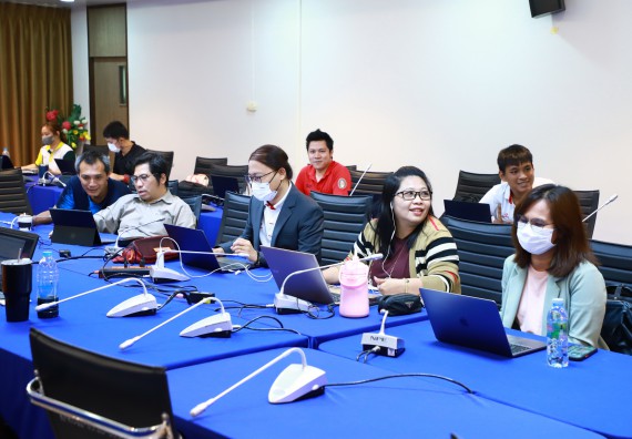 ภาพกิจกรรม   คณะวิทยาศาสตร์และเทคโนโลยี จัดอบรมเชิงปฏิบัติการ เรื่อง เทคนิคการออกแบบป้ายประชาสัมพันธ์ ให้กับอาจารย์และบุคลากรคณะวิทยาศาสตร์และเทคโนโลยี