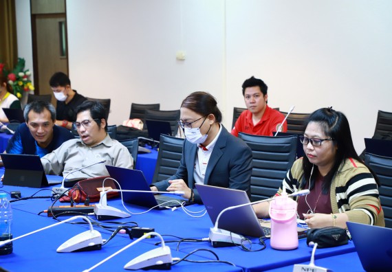 ภาพกิจกรรม   คณะวิทยาศาสตร์และเทคโนโลยี จัดอบรมเชิงปฏิบัติการ เรื่อง เทคนิคการออกแบบป้ายประชาสัมพันธ์ ให้กับอาจารย์และบุคลากรคณะวิทยาศาสตร์และเทคโนโลยี