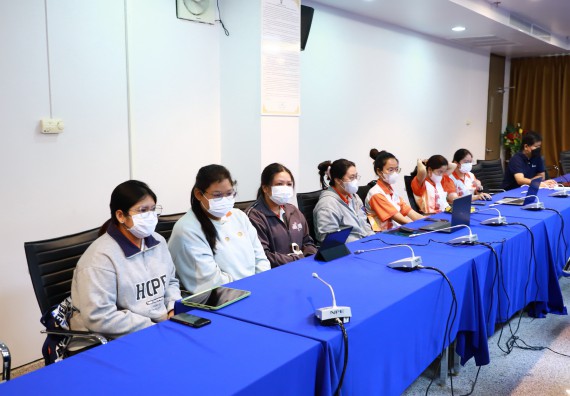 ภาพกิจกรรม   คณะวิทยาศาสตร์และเทคโนโลยี จัดอบรมเชิงปฏิบัติการ เรื่อง เทคนิคการออกแบบป้ายประชาสัมพันธ์ ให้กับอาจารย์และบุคลากรคณะวิทยาศาสตร์และเทคโนโลยี