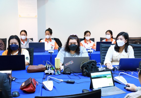 ภาพกิจกรรม   คณะวิทยาศาสตร์และเทคโนโลยี จัดอบรมเชิงปฏิบัติการ เรื่อง เทคนิคการออกแบบป้ายประชาสัมพันธ์ ให้กับอาจารย์และบุคลากรคณะวิทยาศาสตร์และเทคโนโลยี