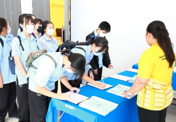 ภาพกิจกรรม  คณะวิทยาศาสตร์และเทคโนโลยี จัดกิจกรรมสร้างเสริมทักษะกระบวนการทางวิทยาศาสตร์สู่มาตรฐานสากล ให้กับนักเรียนระดับชั้นมัธยมศึกษาปีที่ 5 โรงเรียนตากพิทยาคม