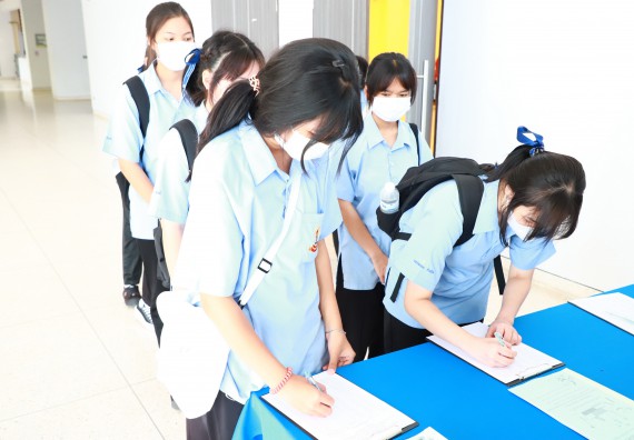 ภาพกิจกรรม  คณะวิทยาศาสตร์และเทคโนโลยี จัดกิจกรรมสร้างเสริมทักษะกระบวนการทางวิทยาศาสตร์สู่มาตรฐานสากล ให้กับนักเรียนระดับชั้นมัธยมศึกษาปีที่ 5 โรงเรียนตากพิทยาคม