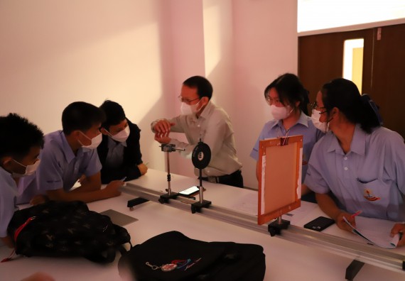 ภาพกิจกรรม  คณะวิทยาศาสตร์และเทคโนโลยี จัดกิจกรรมสร้างเสริมทักษะกระบวนการทางวิทยาศาสตร์สู่มาตรฐานสากล ให้กับนักเรียนระดับชั้นมัธยมศึกษาปีที่ 5 โรงเรียนตากพิทยาคม