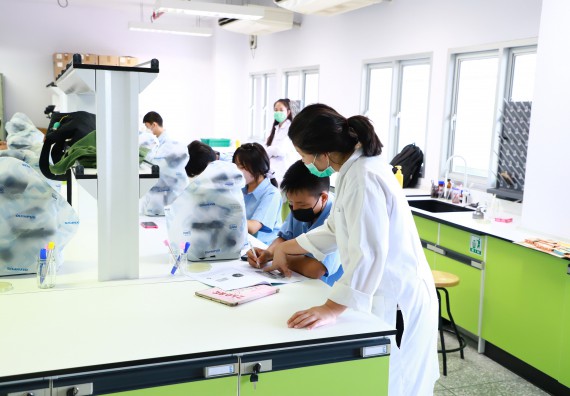 ภาพกิจกรรม  คณะวิทยาศาสตร์และเทคโนโลยี จัดกิจกรรมสร้างเสริมทักษะกระบวนการทางวิทยาศาสตร์สู่มาตรฐานสากล ให้กับนักเรียนระดับชั้นมัธยมศึกษาปีที่ 5 โรงเรียนตากพิทยาคม