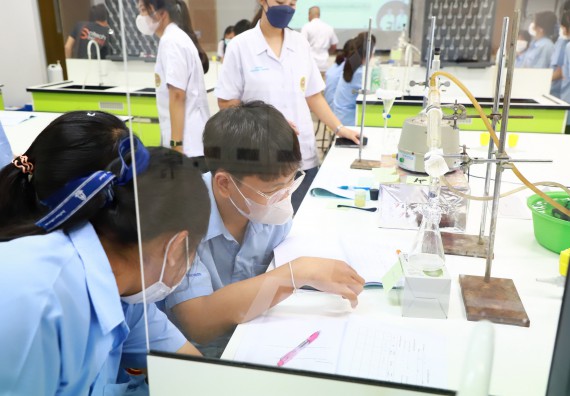 ภาพกิจกรรม  คณะวิทยาศาสตร์และเทคโนโลยี จัดกิจกรรมสร้างเสริมทักษะกระบวนการทางวิทยาศาสตร์สู่มาตรฐานสากล ให้กับนักเรียนระดับชั้นมัธยมศึกษาปีที่ 5 โรงเรียนตากพิทยาคม