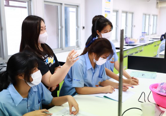 ภาพกิจกรรม  คณะวิทยาศาสตร์และเทคโนโลยี จัดกิจกรรมสร้างเสริมทักษะกระบวนการทางวิทยาศาสตร์สู่มาตรฐานสากล ให้กับนักเรียนระดับชั้นมัธยมศึกษาปีที่ 5 โรงเรียนตากพิทยาคม