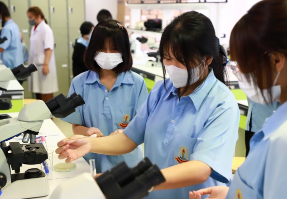 ภาพกิจกรรม  คณะวิทยาศาสตร์และเทคโนโลยี จัดกิจกรรมสร้างเสริมทักษะกระบวนการทางวิทยาศาสตร์สู่มาตรฐานสากล ให้กับนักเรียนระดับชั้นมัธยมศึกษาปีที่ 5 โรงเรียนตากพิทยาคม