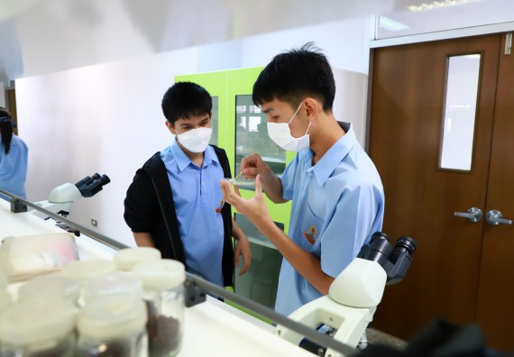 ภาพกิจกรรม  คณะวิทยาศาสตร์และเทคโนโลยี จัดกิจกรรมสร้างเสริมทักษะกระบวนการทางวิทยาศาสตร์สู่มาตรฐานสากล ให้กับนักเรียนระดับชั้นมัธยมศึกษาปีที่ 5 โรงเรียนตากพิทยาคม