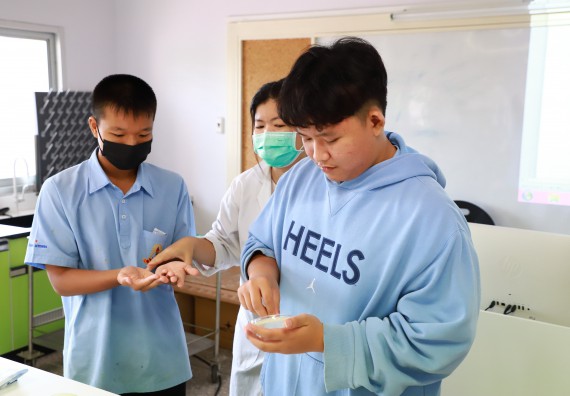 ภาพกิจกรรม  คณะวิทยาศาสตร์และเทคโนโลยี จัดกิจกรรมสร้างเสริมทักษะกระบวนการทางวิทยาศาสตร์สู่มาตรฐานสากล ให้กับนักเรียนระดับชั้นมัธยมศึกษาปีที่ 5 โรงเรียนตากพิทยาคม