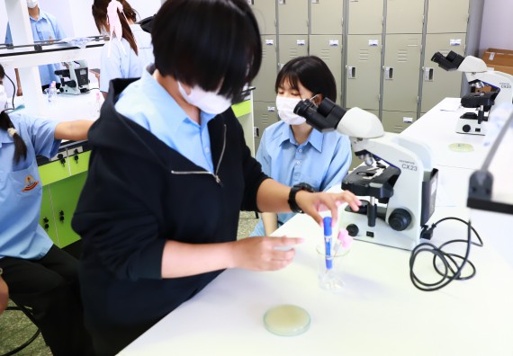 ภาพกิจกรรม  คณะวิทยาศาสตร์และเทคโนโลยี จัดกิจกรรมสร้างเสริมทักษะกระบวนการทางวิทยาศาสตร์สู่มาตรฐานสากล ให้กับนักเรียนระดับชั้นมัธยมศึกษาปีที่ 5 โรงเรียนตากพิทยาคม