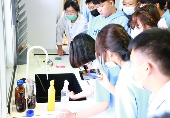 ภาพกิจกรรม  คณะวิทยาศาสตร์และเทคโนโลยี จัดกิจกรรมสร้างเสริมทักษะกระบวนการทางวิทยาศาสตร์สู่มาตรฐานสากล ให้กับนักเรียนระดับชั้นมัธยมศึกษาปีที่ 5 โรงเรียนตากพิทยาคม