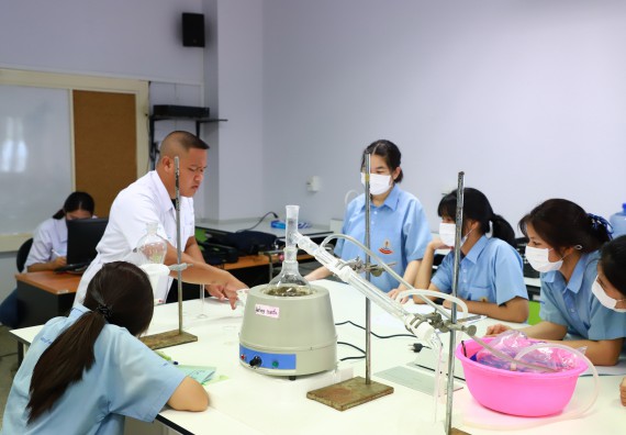 ภาพกิจกรรม  คณะวิทยาศาสตร์และเทคโนโลยี จัดกิจกรรมสร้างเสริมทักษะกระบวนการทางวิทยาศาสตร์สู่มาตรฐานสากล ให้กับนักเรียนระดับชั้นมัธยมศึกษาปีที่ 5 โรงเรียนตากพิทยาคม